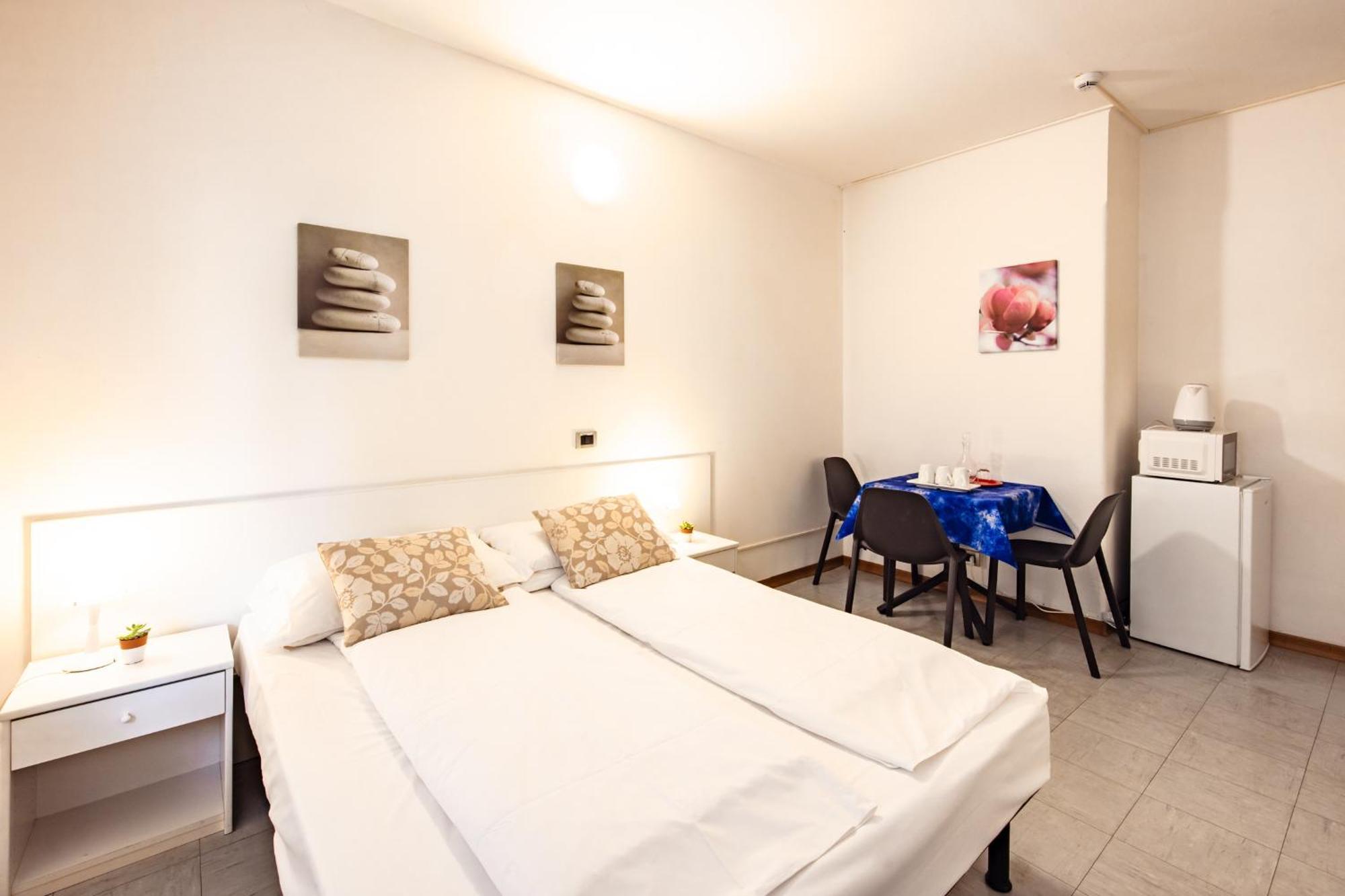 Aparthotel Carinzia Lignano Sabbiadoro Bagian luar foto