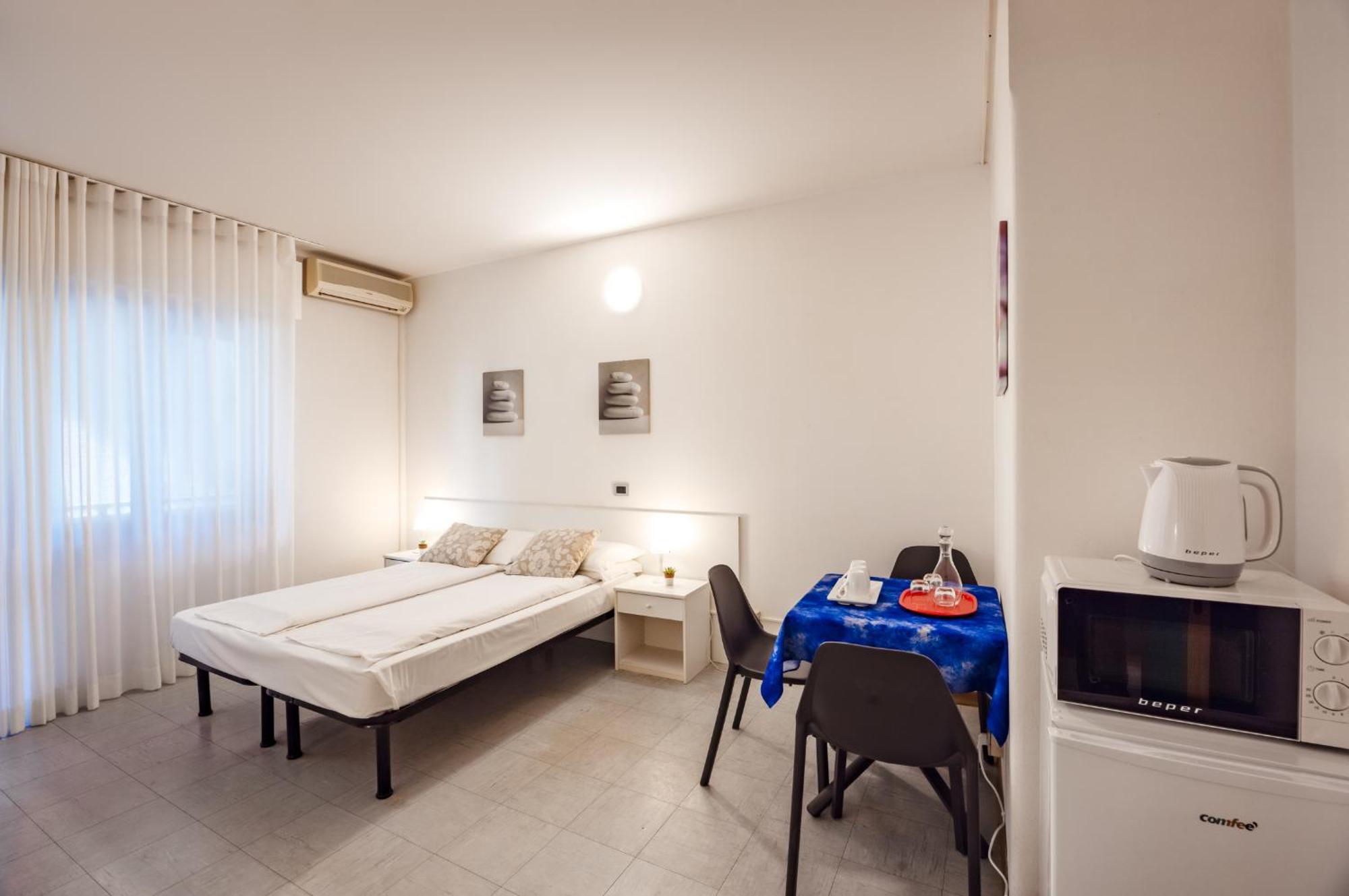 Aparthotel Carinzia Lignano Sabbiadoro Bagian luar foto